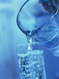 18638865_acqua-pubblica-il-comitato-in-piazza-per-la-campagna-di-obbedienza-civile-0